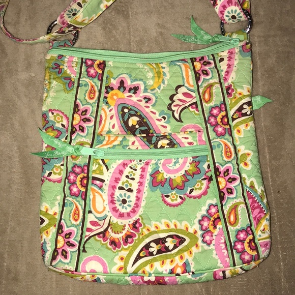 Vera Bradley Handbags - Vera Bradley Cross Body